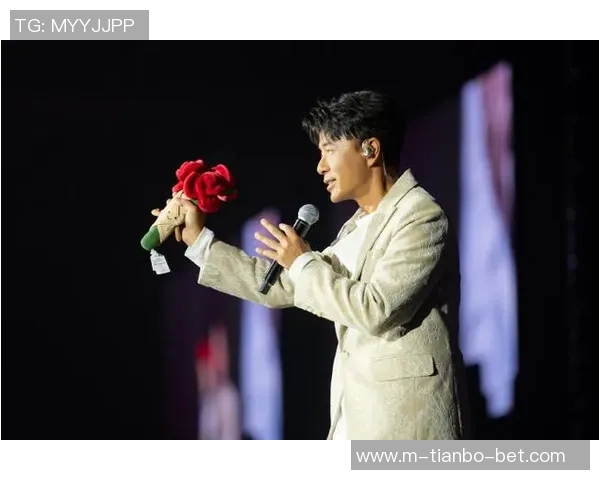 李克勤倾情献唱足球歌曲激励球迷热情助力赛场荣耀 李克勤倾情献唱足球歌曲激励球迷热情助力赛场荣耀