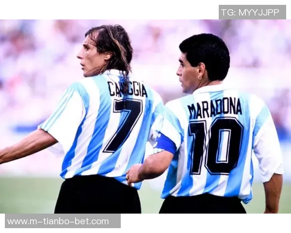 足球大师与豪门球员的传奇故事与辉煌成就探秘 足球大师与豪门球员的传奇故事与辉煌成就探秘